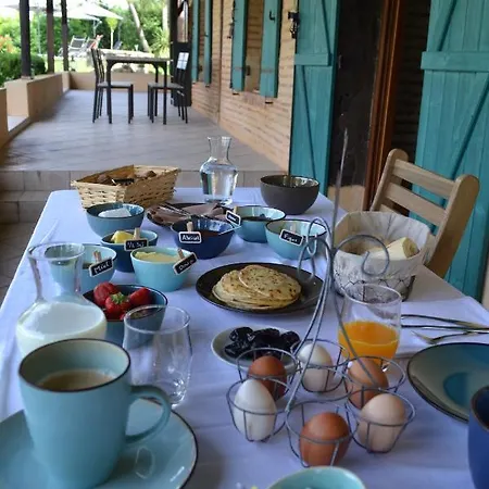 Couette-café Les Terrasses Des Mimosas 3*